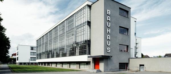 Dessau-Roßlau Bauhausgebäude (1925–26), Architekt Walter Gropius © Tillmann Franzen