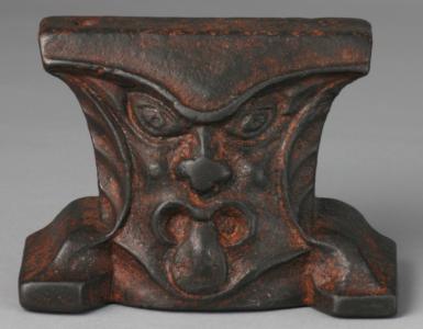 Enclume anthropomorphe, Allemagne, XVIe siècle © Staatliche Museen zu Berlin, Kunstgewerbemuseum. Photo : Stefan Büchner